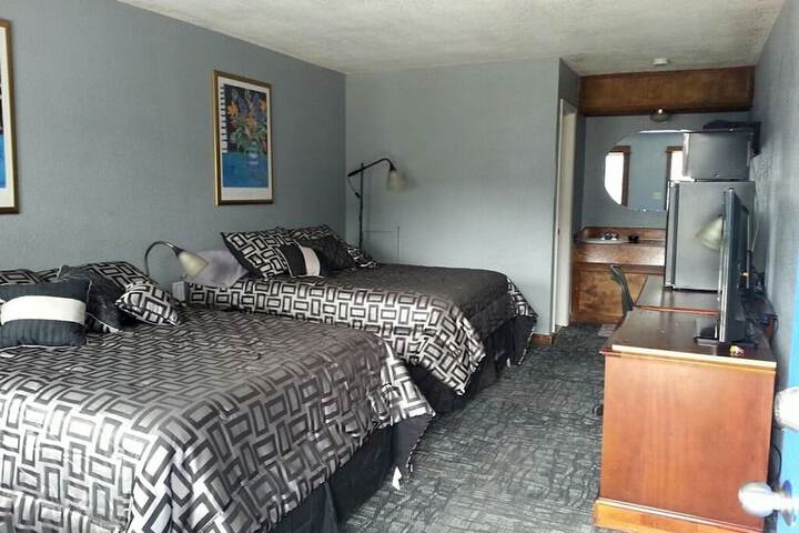 Room 2 of 18