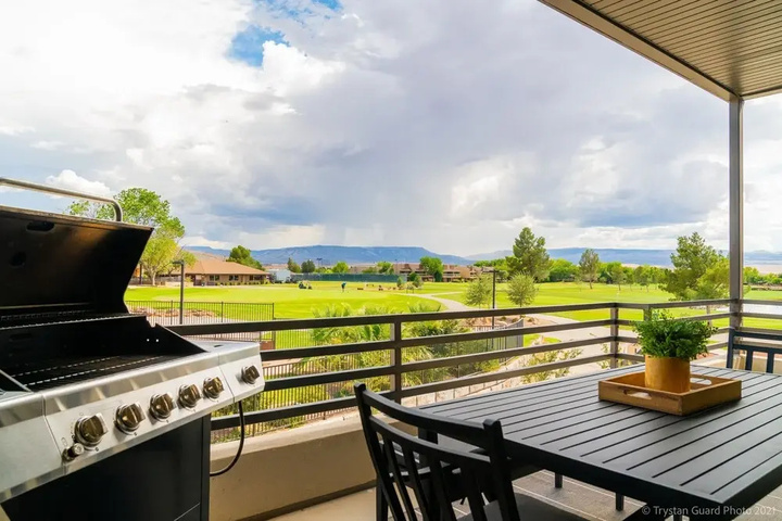 6 at Bloomington Country Club 3 Bedroom Apts by Redawning