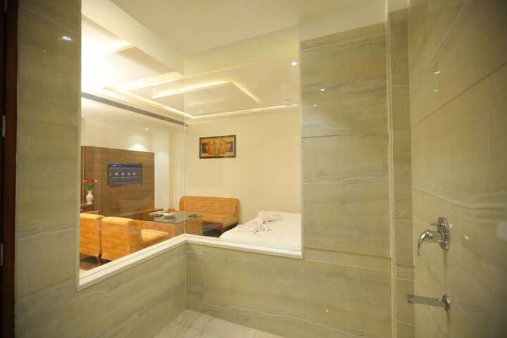 Room 49 of 61