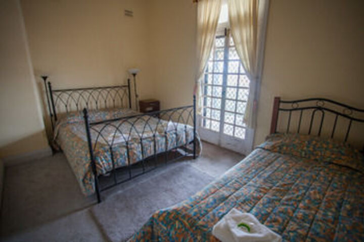 Room 18 of 32