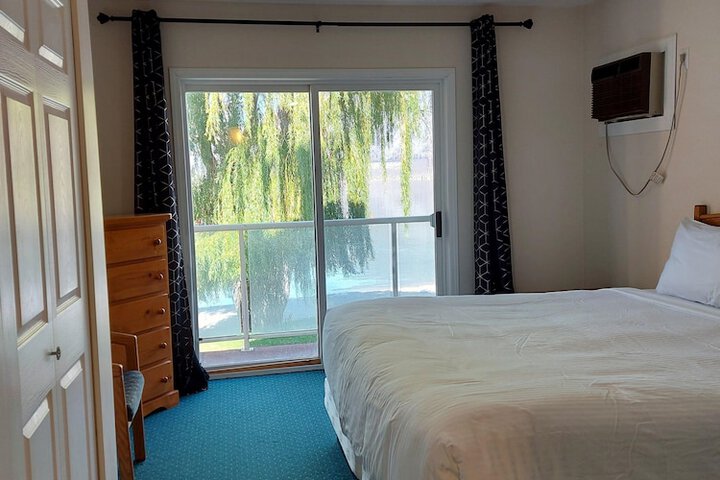 Room 50 of 176
