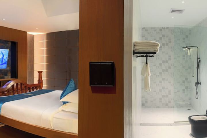 Room 17 of 36