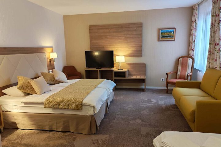 Room 12 of 62