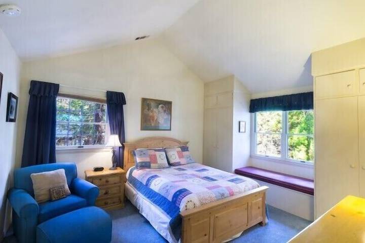 Room 2 of 31