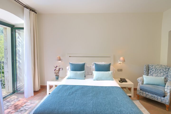 Room 12 of 73