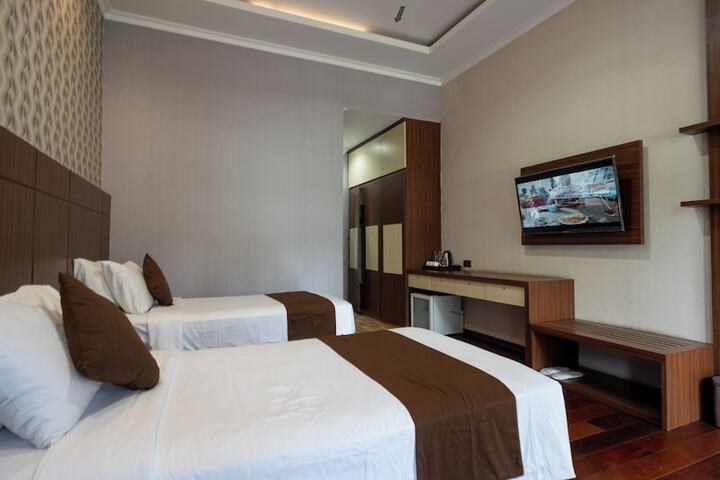 Room 28 of 80