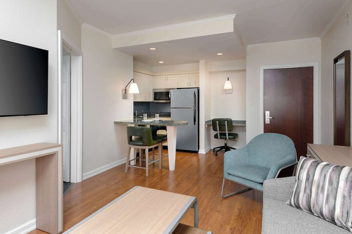 1 King Bed Studio Suite (12 of 17)