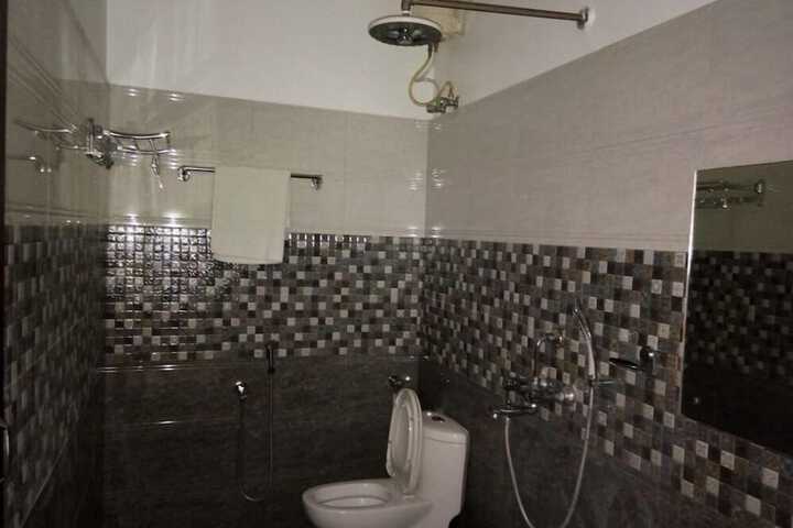 Room 8 of 8