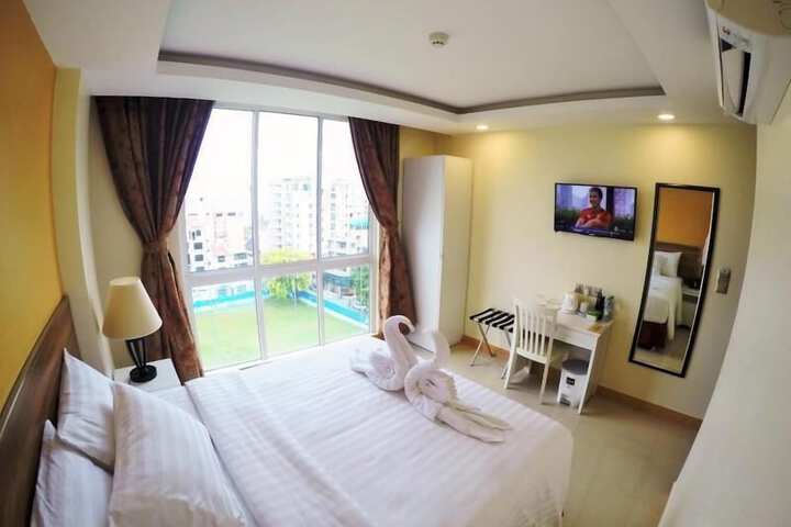 Room 35 of 51