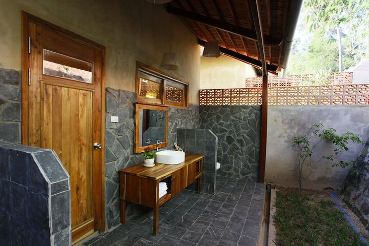 Room 33 of 147