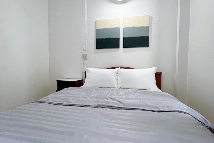 Room 5 of 27