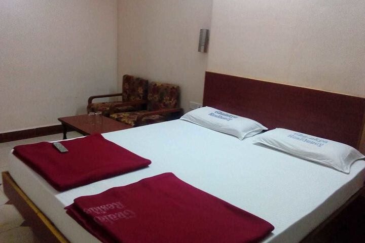 Room 13 of 17