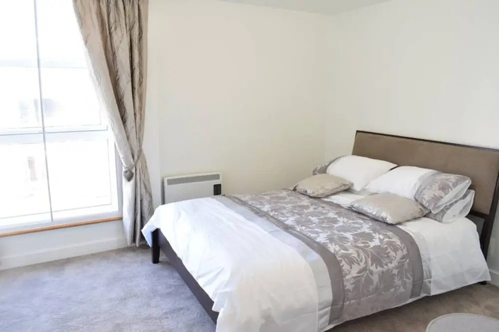 Room 5 of 14
