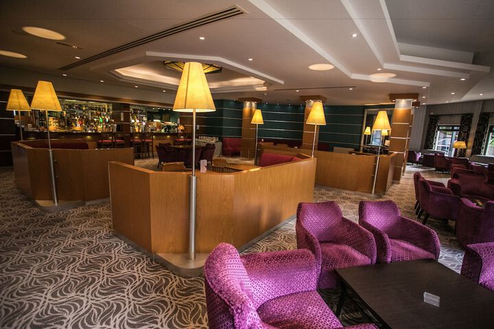 Lounge 40 of 72