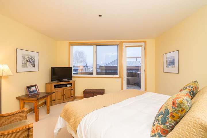 Room 8 of 117