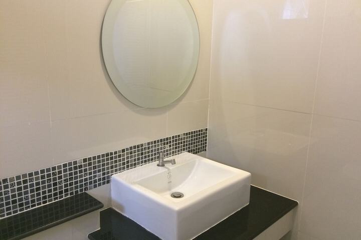 Room 11 of 20