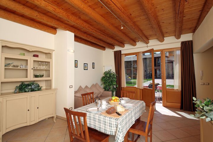 Dining Photos