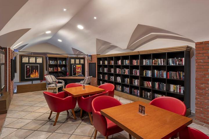 Guest Lobby