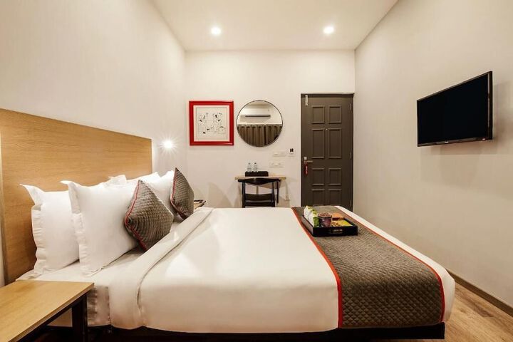 Room 10 of 25