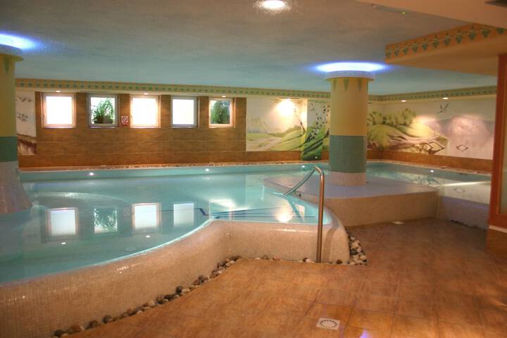 Pools & Facilities