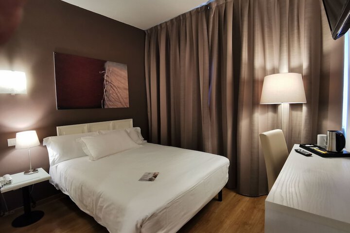 Room 31 of 76