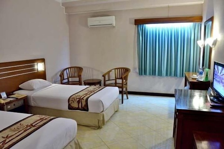 Room 5 of 44