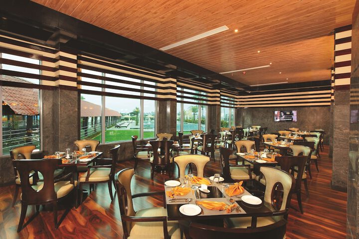 Dining 56 of 82