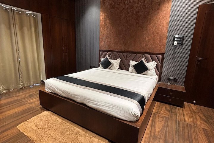 Room 14 of 35