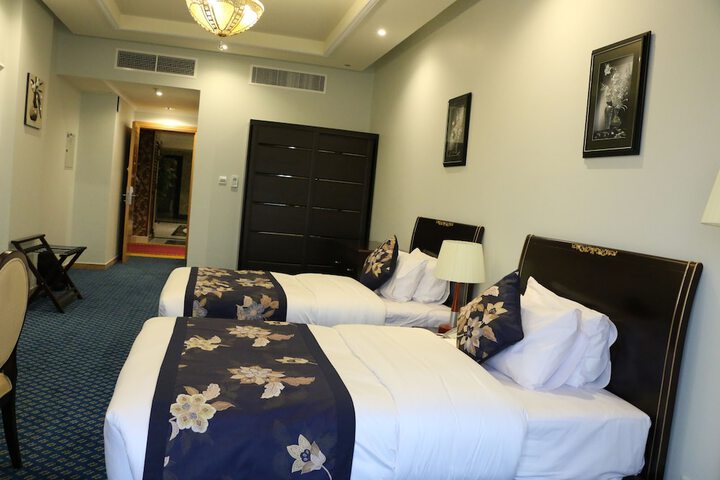 Room 22 of 65