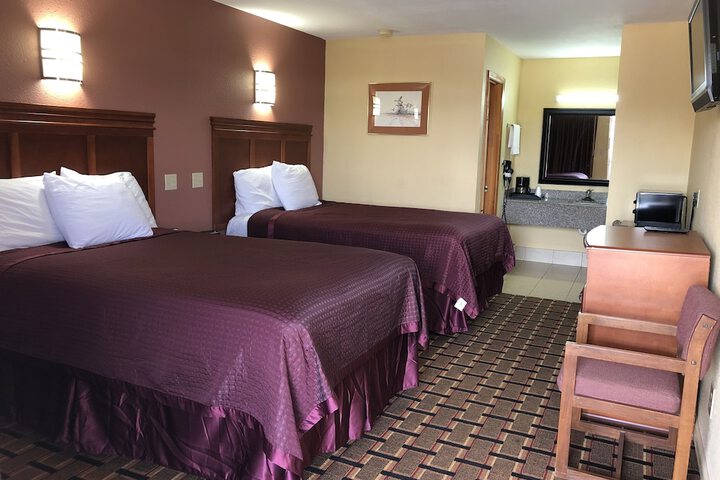 2 Double Beds (9 of 9)