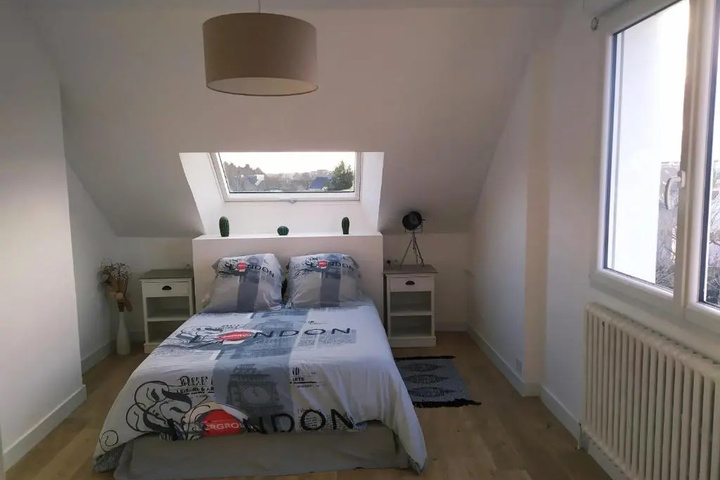 Room 4 of 11