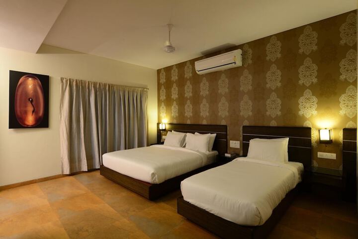 Room 9 of 45
