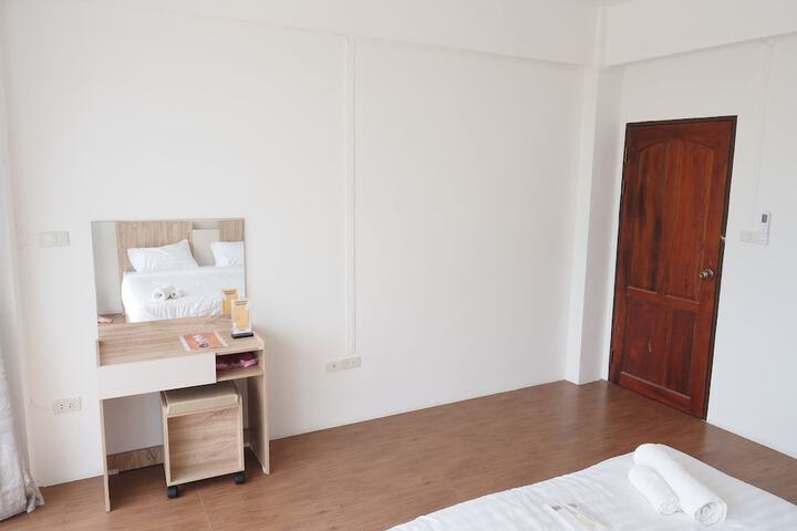 Room 28 of 73