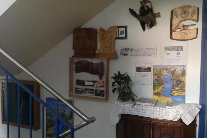 Room 10 of 20