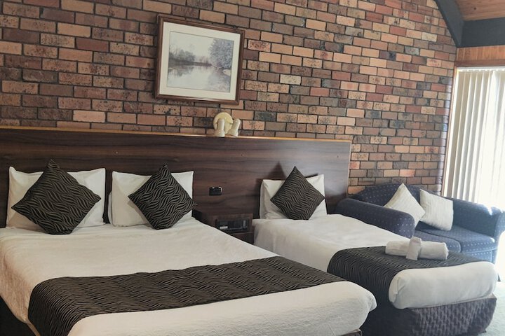 Room 7 of 49