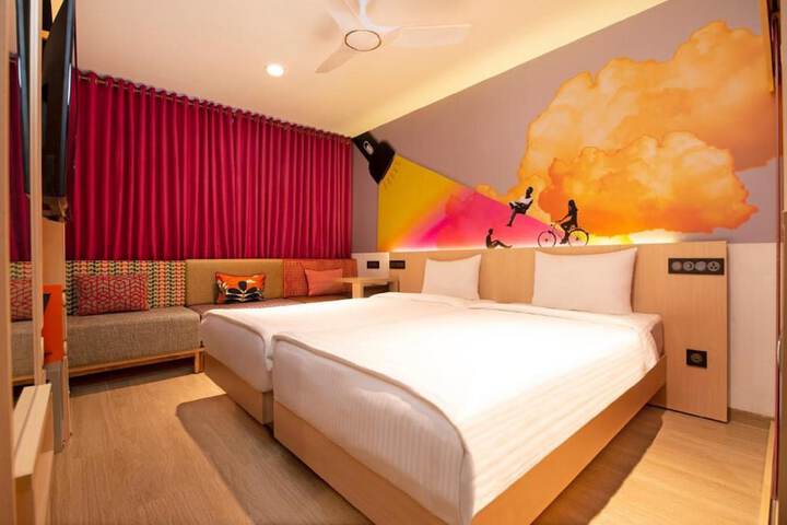 Room 16 of 43