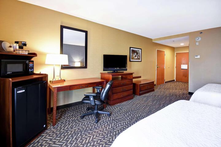 2 Queen Beds (4 of 8)