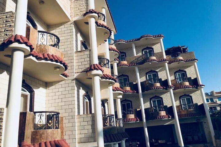 Hotel 32 of 34