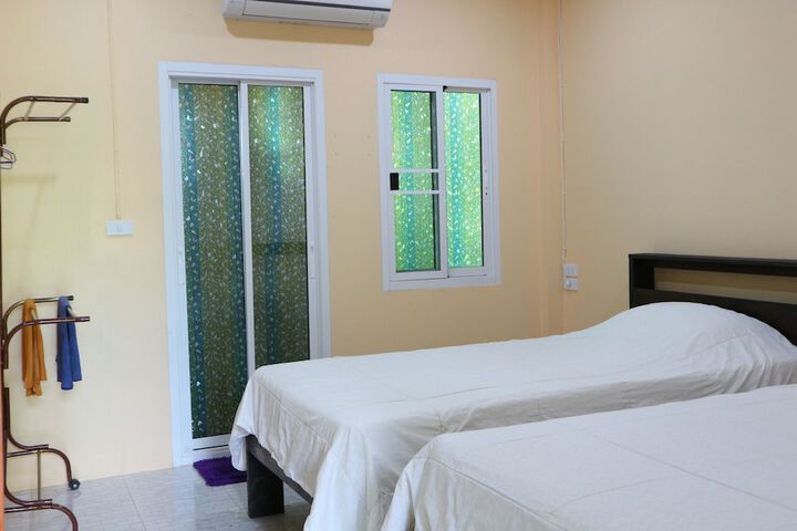 Room 14 of 96