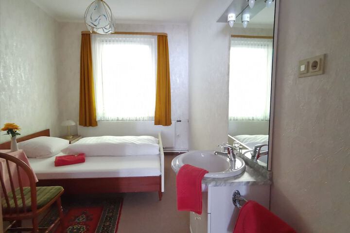 Room 5 of 56