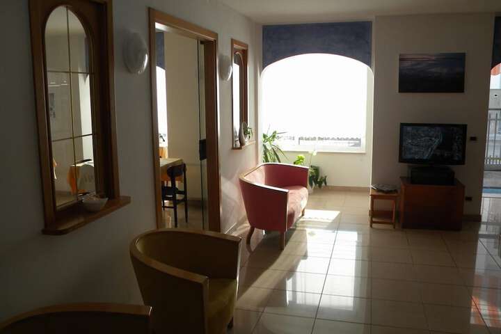 Room 38 of 71