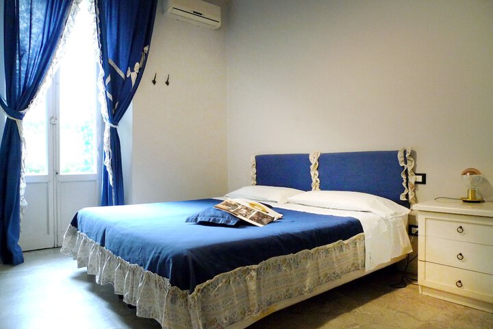 Room 26 of 155