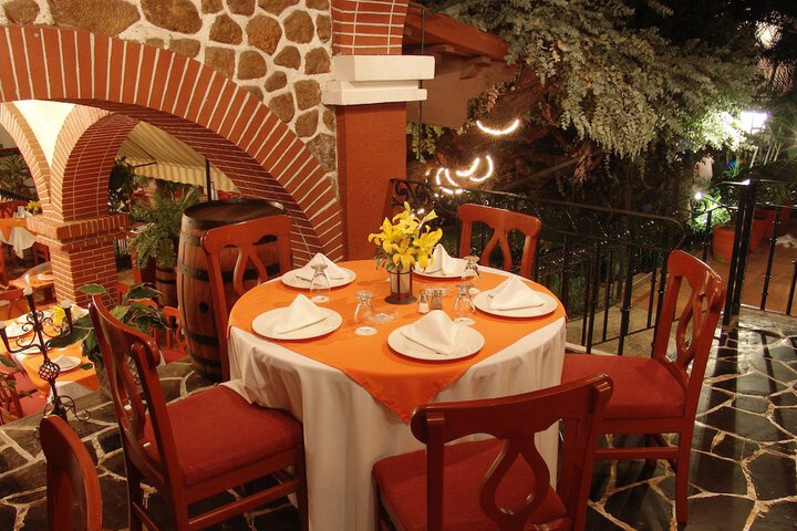 Dining 39 of 68