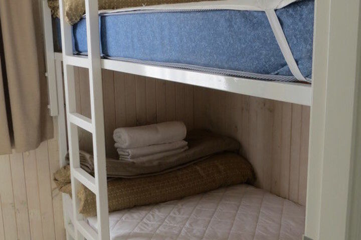 Room 4 of 44