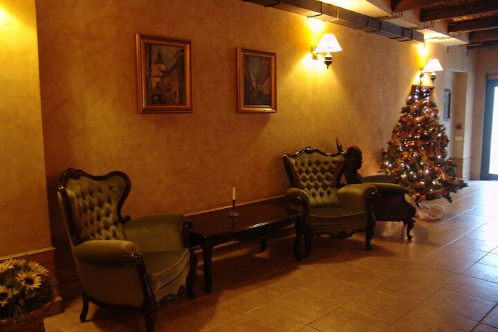 Entrance & Lobby