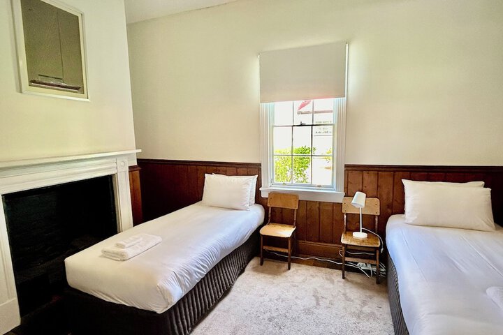 Room 49 of 179