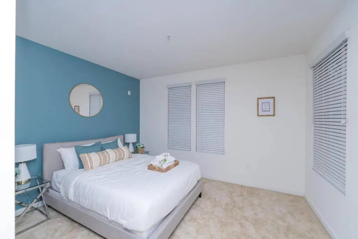 Exterior of Amazing 2 bedroom 7 min from Disneyland w FREE Parking