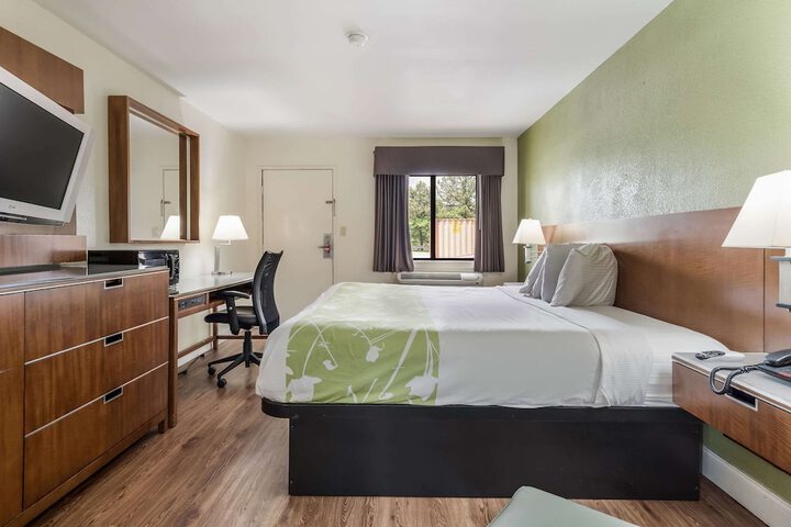 Standard King Bed Accessible (6 of 12)