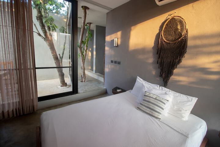 Room 21 of 42