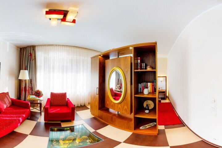 Room 10 of 34